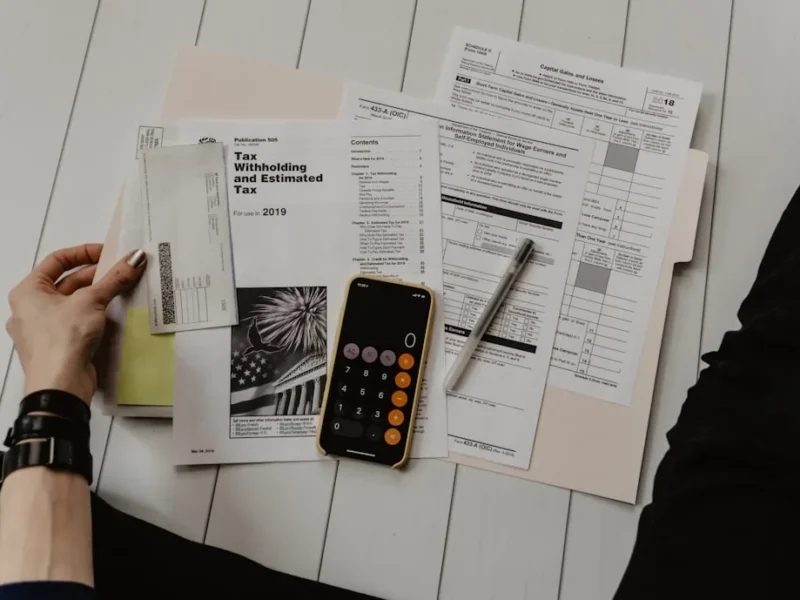 Kalkulator dan grafik keuangan untuk menghitung budget Google Ads B2B
